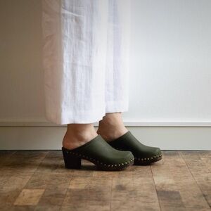 Sandgrens Swedish Wooden Platform Leather Clog in Olive Size 40 EU (Size 9 US)